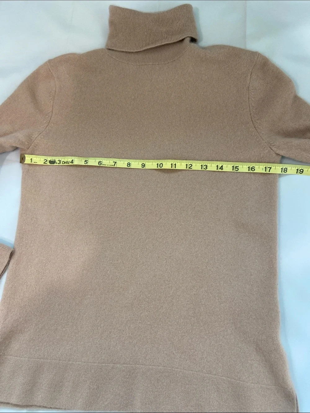 Neiman Marcus Camel Turtleneck 100%-Cashmere Sweater. Size M